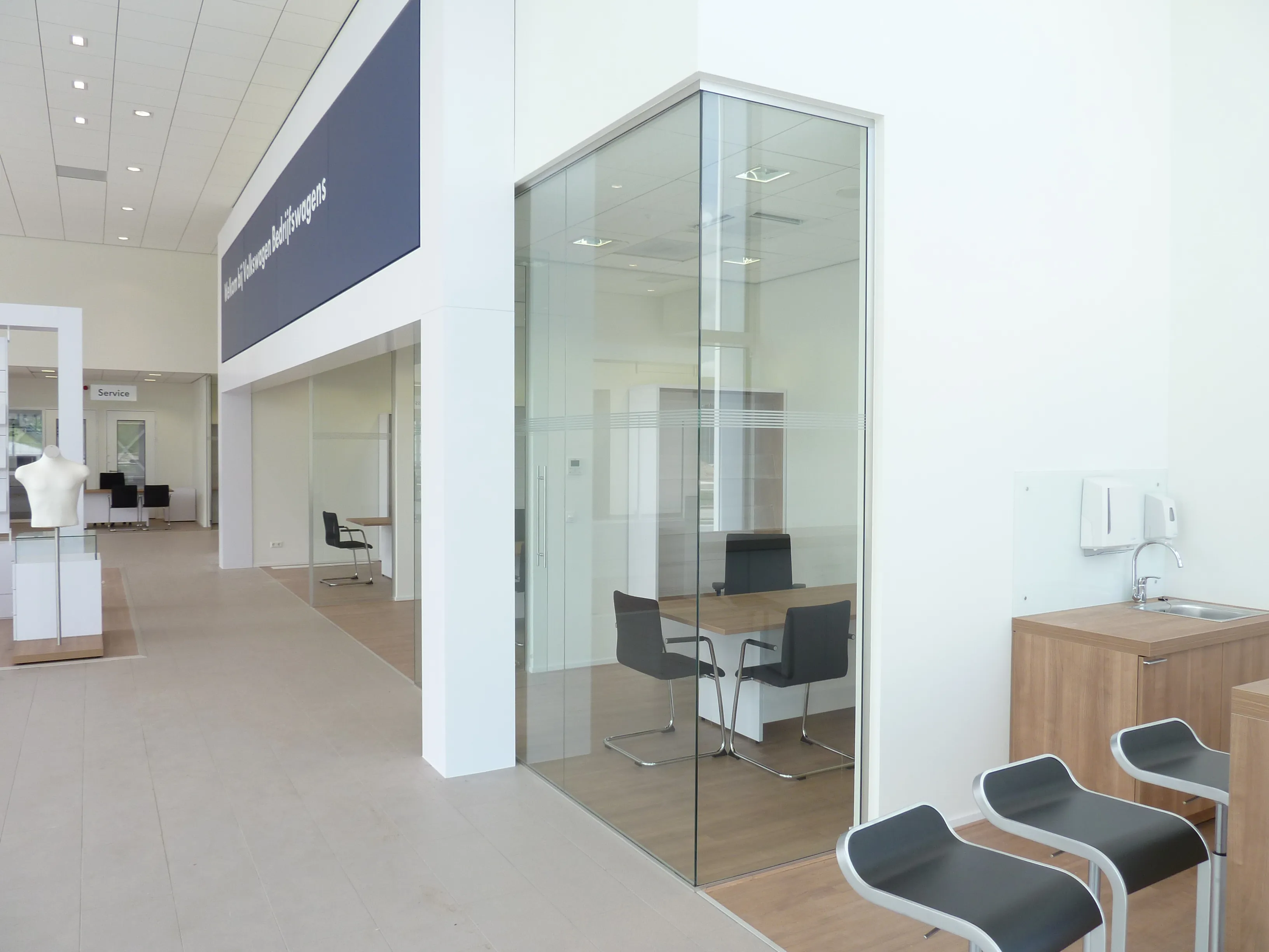 Geluidswerende wanden van glas 