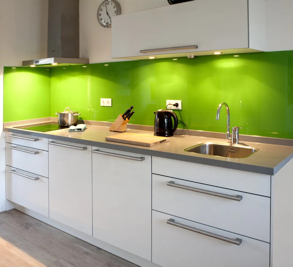 Glazen keuken achterwand groen