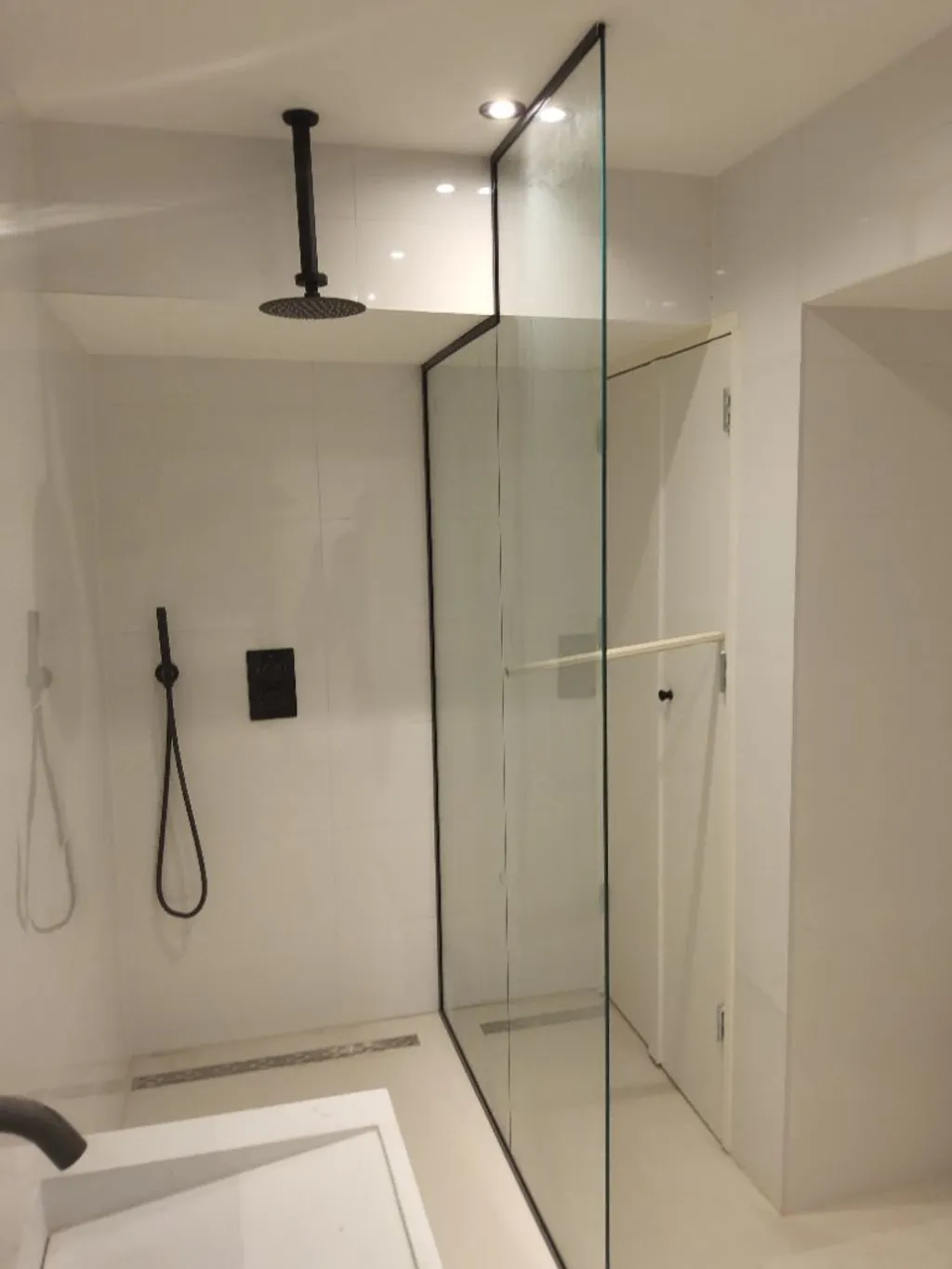 Glazen douche wand op maat