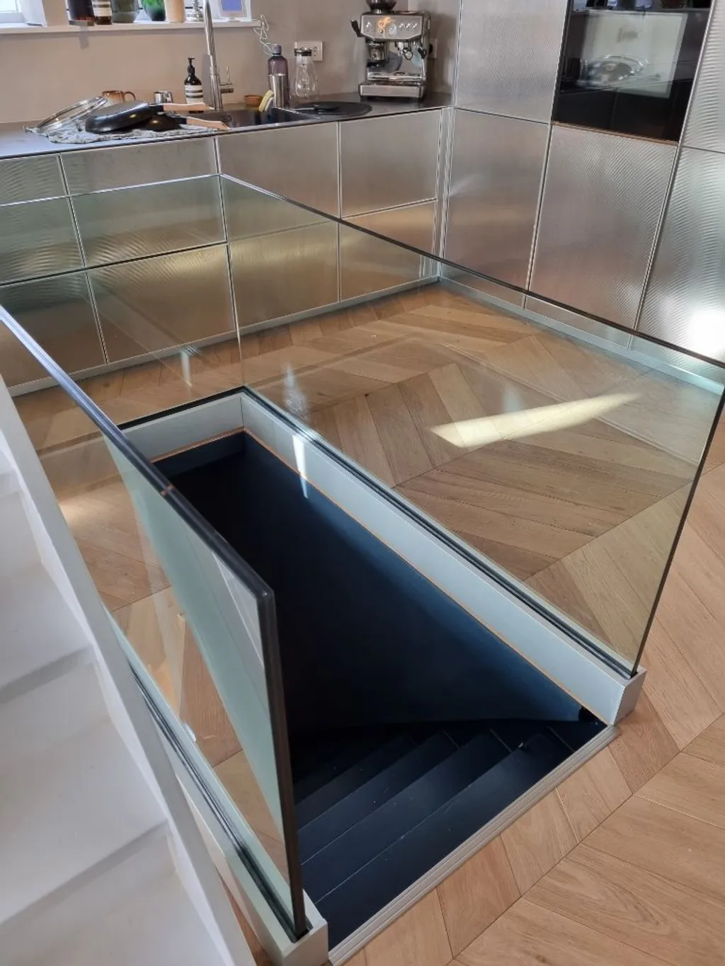 Glazen balustrade binnen