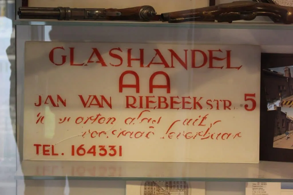 Historisch bord van AA Glas